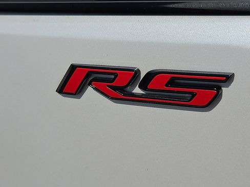 Used 2025 Chevrolet Equinox EV RS w/ Convenience Package II image 9