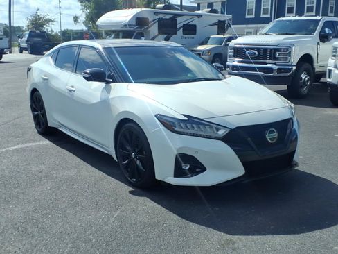 Used 2021 Nissan Maxima SR w/ Sport Mat Group FWD image 7