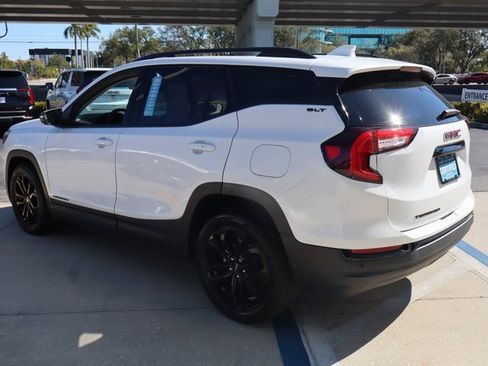 Certified 2022 GMC Terrain SLT w/ Infotainment Package II image 4