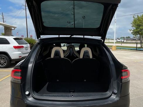 Used 2016 Tesla Model X 75D image 10