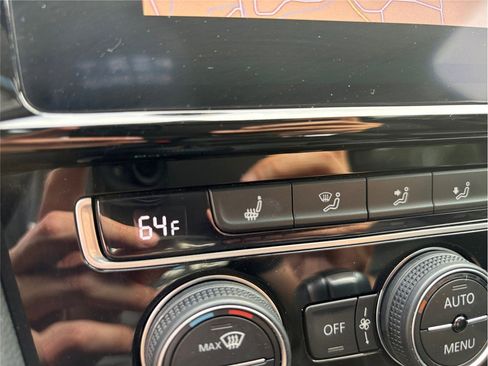 Used 2019 Volkswagen Golf R 4-Door image 34