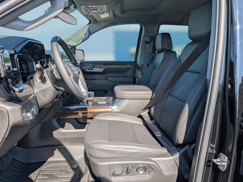 Used 2025 GMC Sierra 1500 Elevation w/ Elevation Premium Package image 17