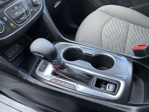 Used 2020 Chevrolet Equinox LT image 29