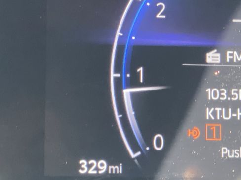 Certified 2025 Toyota Corolla SE image 38