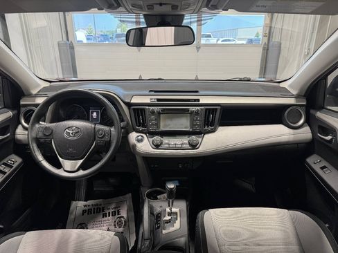 Used 2018 Toyota RAV4 XLE FWD image 22