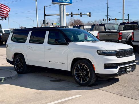 Used 2025 Jeep Grand Wagoneer L Series II Obsidian w/ Quick Order Packagew 28T image 7