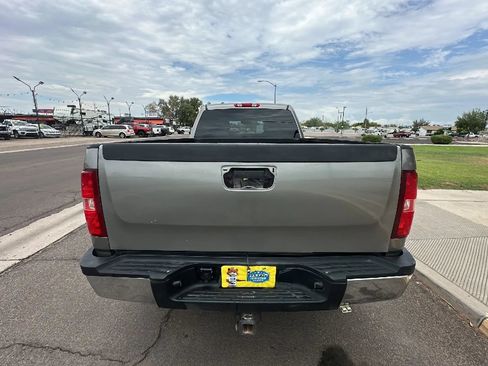 Used 2009 Chevrolet Silverado 3500 LT w/ Exterior Plus Package AWD/4WD image 3