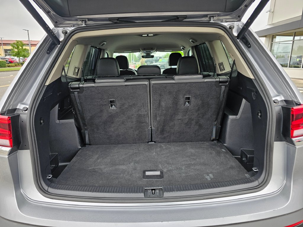 Used 2025 Volkswagen Atlas SE AWD/4WD image 11