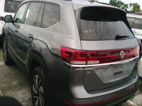 Used 2025 Volkswagen Atlas SE AWD/4WD image 4