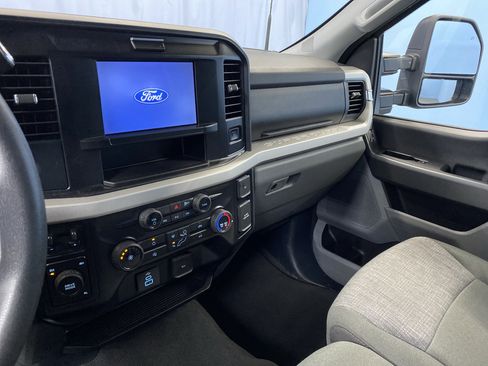 Used 2025 Ford F250 XLT w/ Snow Plow Prep Package image 17