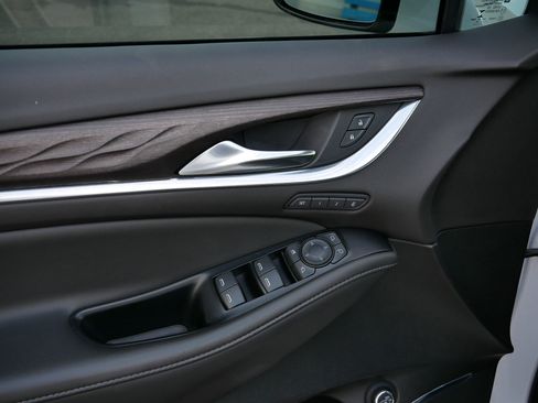 Used 2022 Buick Enclave Avenir w/ Avenir Technology Package image 20