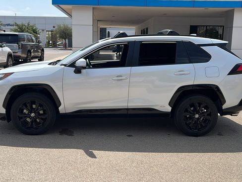 Used 2023 Toyota RAV4 SE w/ Convenience Package AWD/4WD image 4