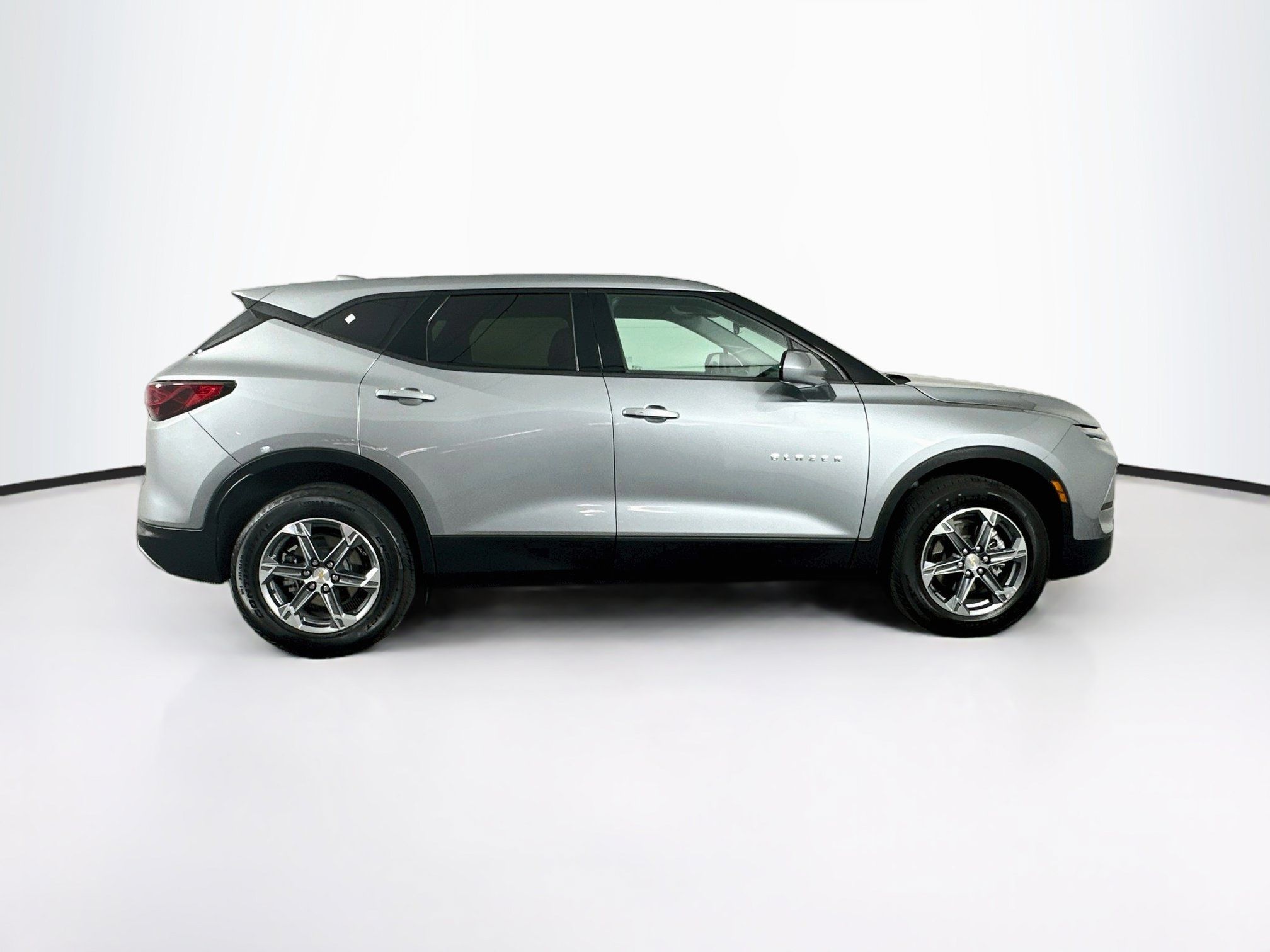 Used 2026 Chevrolet Blazer LT FWD image 10