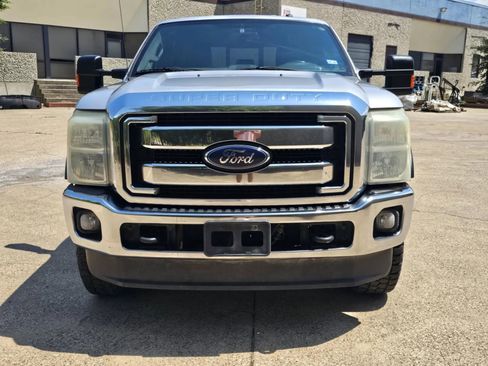 Used 2015 Ford F250 Lariat w/ Lariat Interior Package image 9