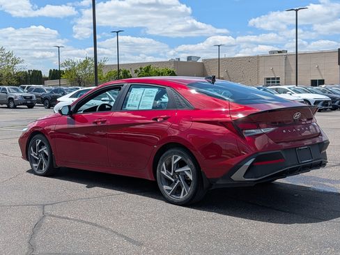 Certified 2025 Hyundai Elantra Sport FWD image 3