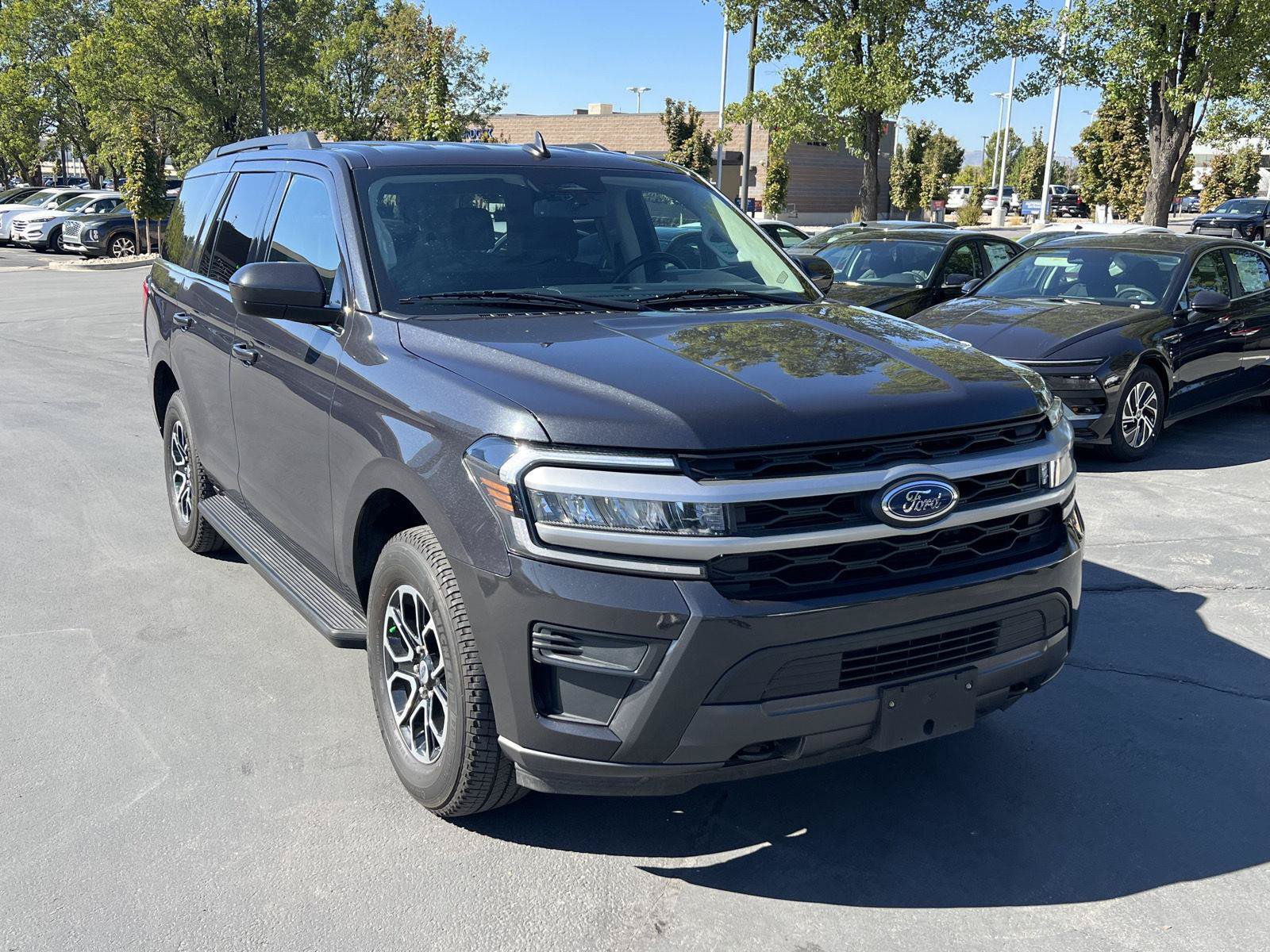 Used 2022 Ford Expedition XLT AWD/4WD image 12