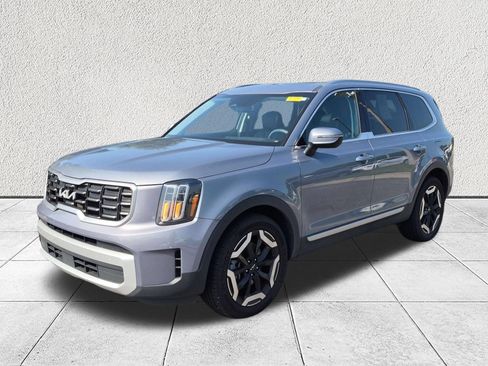 Used 2024 Kia Telluride S w/ S Sunroof Package FWD image 7