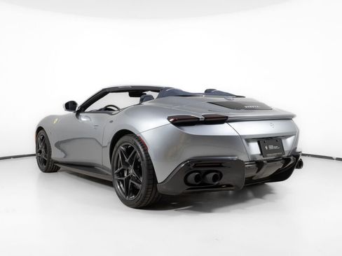 Used 2025 Ferrari Roma image 4