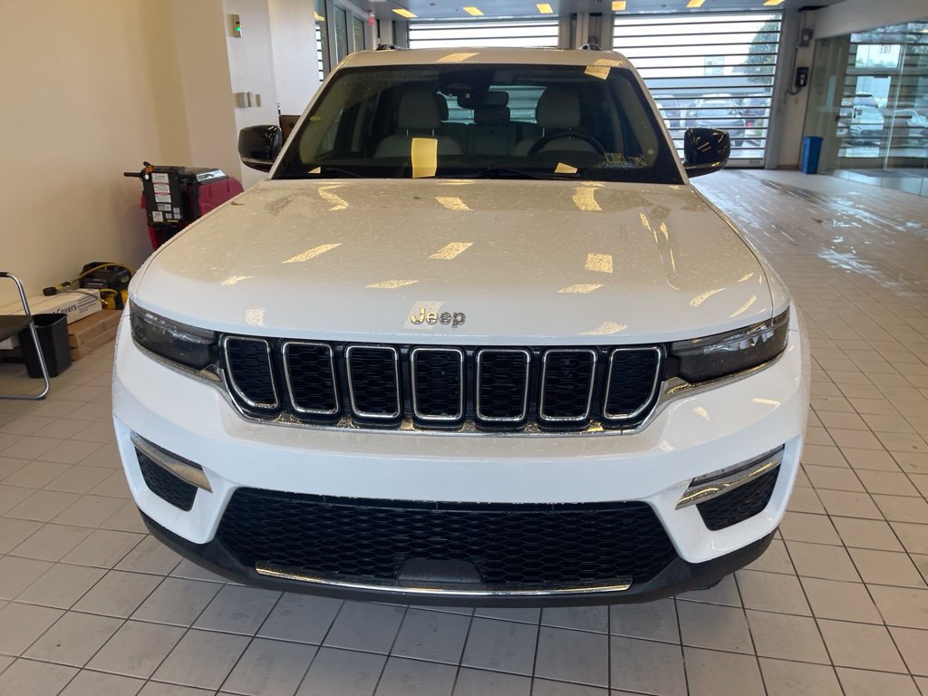 Used 2022 Jeep Grand Cherokee Limited AWD/4WD image 3