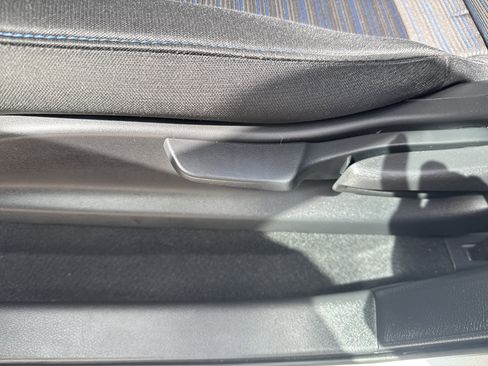 Used 2023 Nissan Leaf S image 20