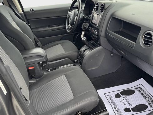 Used 2012 Jeep Patriot Latitude w/ Sun/Sound Group image 17