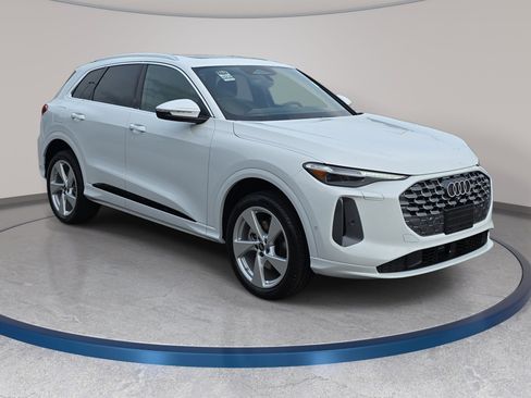 New 2026 Audi Q5 Premium Plus AWD/4WD image 3