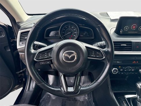Used 2018 MAZDA MAZDA3 Touring image 11