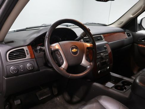 Used 2011 Chevrolet Avalanche LT w/ Luxury Package image 17