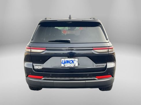 Used 2024 Jeep Grand Cherokee Limited w/ Luxury Tech Group II image 2