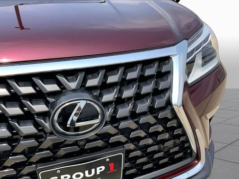 Used 2022 Lexus GX 460 Luxury w/ Sport Design Package AWD/4WD image 30