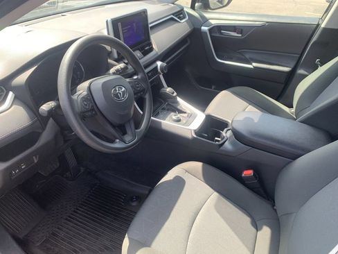 Used 2025 Toyota RAV4 XLE AWD/4WD image 11