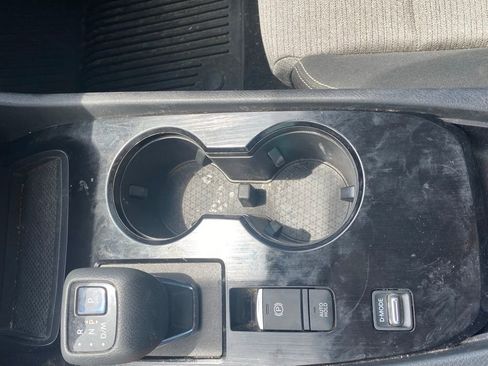 Used 2022 Nissan Rogue SV FWD image 18
