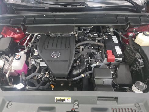 Used 2025 Toyota Highlander XLE image 14