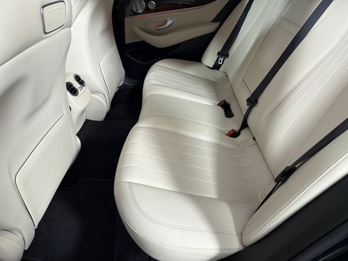Used 2019 Mercedes-Benz E 300 4MATIC w/ Premium 1 Package image 20