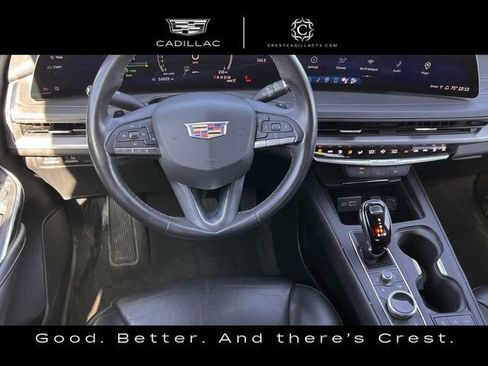 Used 2024 Cadillac XT4 Premium Luxury image 9