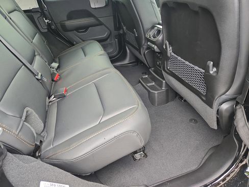 New 2025 Jeep Wrangler Unlimited Sahara AWD/4WD image 36