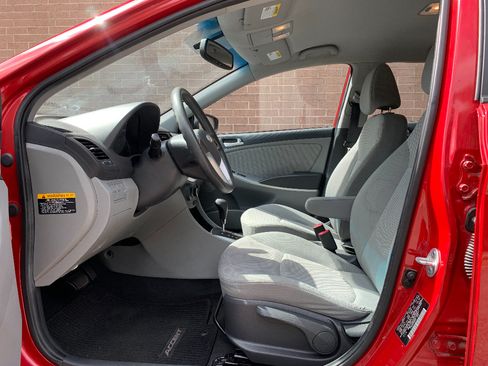 Used 2013 Hyundai Accent GS FWD image 11