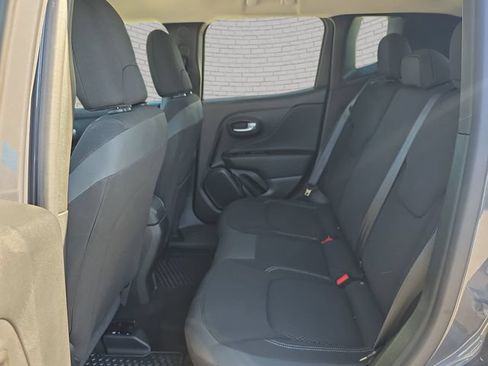 Used 2023 Jeep Renegade Altitude w/ Convenience Group I AWD/4WD image 13