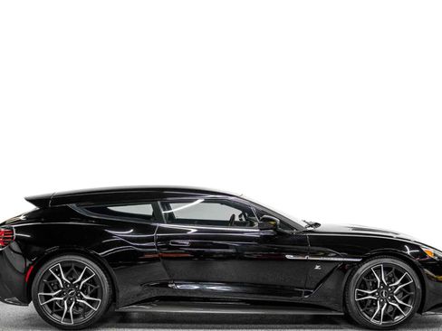 Used 2019 Aston Martin Vanquish Zagato RWD image 2