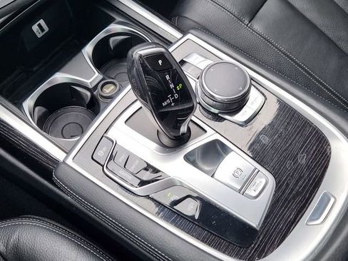 Used 2017 BMW 740i image 20