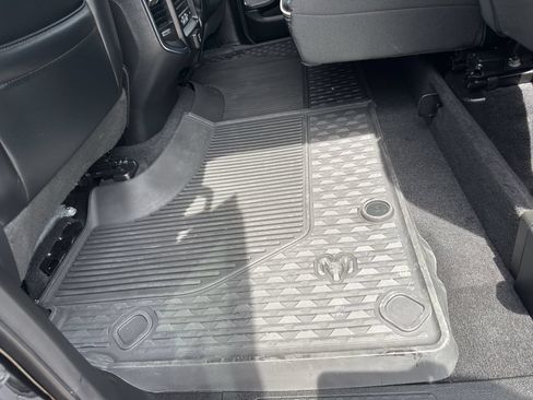 Used 2025 RAM 1500 Laramie AWD/4WD image 35