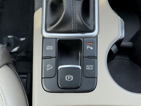 Used 2022 Kia Sportage EX w/ EX Technology Package image 16