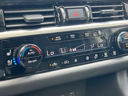 New 2025 Nissan Pathfinder Platinum w/ Cargo Package image 25