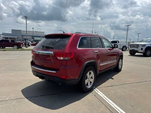 Used 2011 Jeep Grand Cherokee Overland AWD/4WD image 5