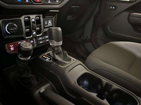 Used 2024 Jeep Wrangler Unlimited image 58