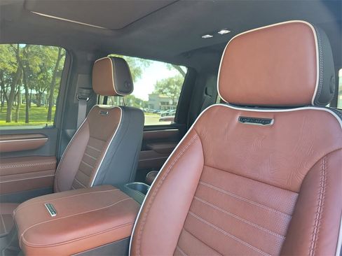 Used 2025 GMC Sierra 3500 Denali Ultimate image 37