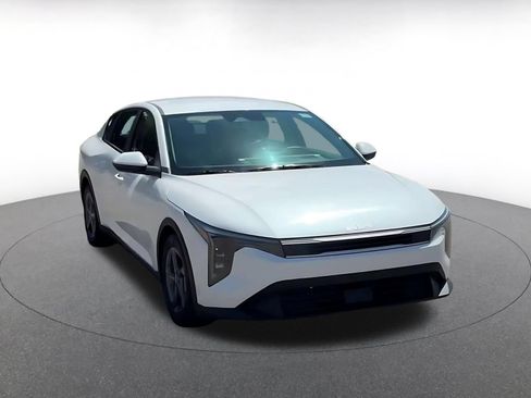 Used 2026 Kia K4 FWD image 3