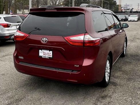 Used 2016 Toyota Sienna image 7
