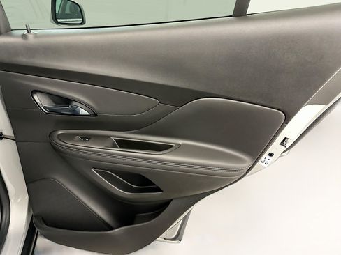 Used 2021 Buick Encore Preferred w/ Safety Package image 31