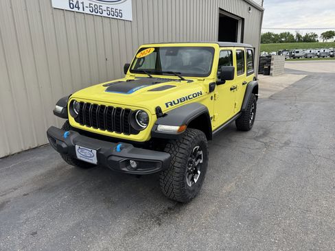 Used 2024 Jeep Wrangler Unlimited Rubicon 4xe AWD/4WD image 2